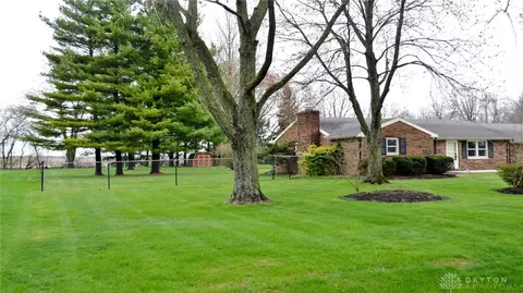 Exterior - 6419 Harvest St, Springfield, OH 45502 photo 2 of 6