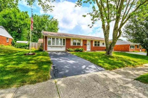 7233 Serpentine Dr, Dayton, OH 45424