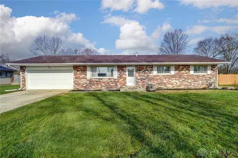 409 Lincoln Dr, Carlisle, OH 45005