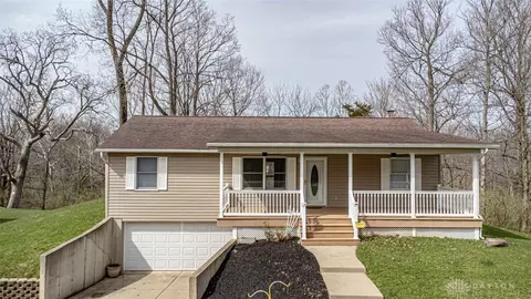 571 Lakengren Dr, Eaton, OH 45320