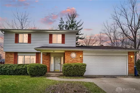 901 Twin Oaks Dr, Riverside, OH 45431
