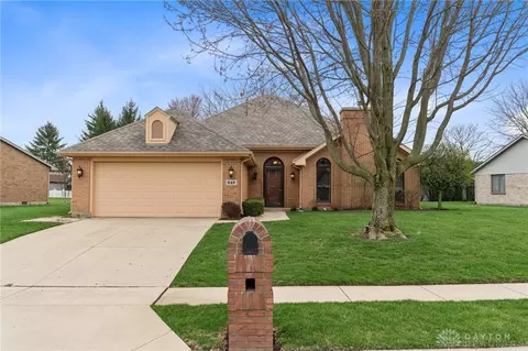 545 Flanders Ave, Brookville, OH 45309