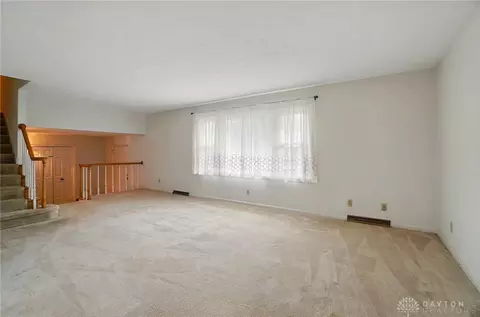 665 Suncrest Dr, Springfield, OH 45503 photo 9