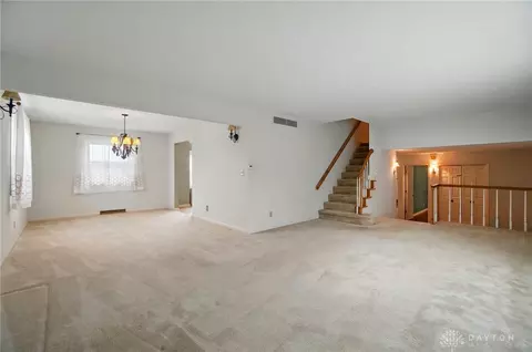 665 Suncrest Dr, Springfield, OH 45503 photo 11