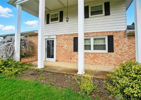 665 Suncrest Dr, Springfield, OH 45503 photo 2