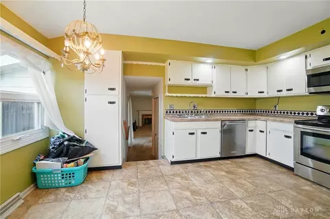 665 Suncrest Dr, Springfield, OH 45503 photo 16
