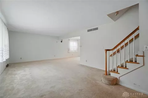 665 Suncrest Dr, Springfield, OH 45503 photo 7