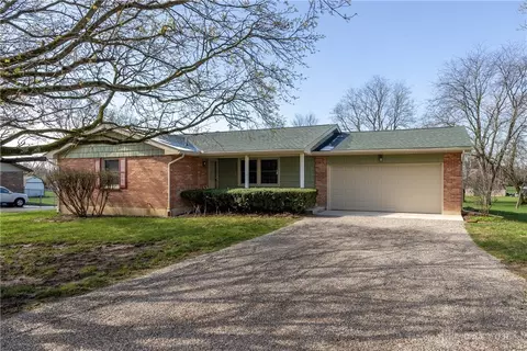 325 S Kimmel Rd, Clayton, OH 45315