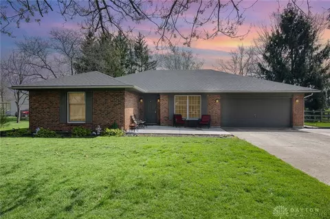 1350 W Evanston Rd, Tipp City, OH 45371