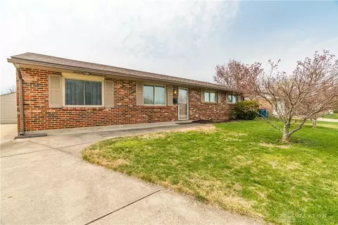 6857 Laurelview Dr, Dayton, OH 45424