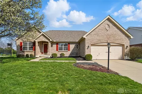 6925 Evergreen Cir, Huber Heights, OH 45424
