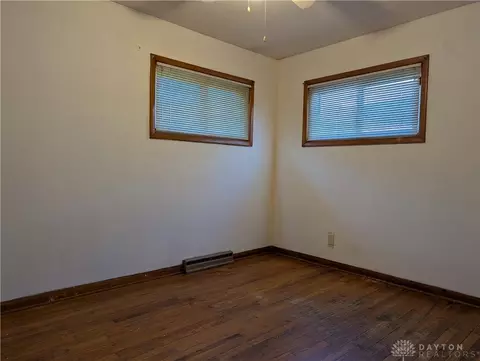 Bedroom - 429 W Parkwood Ave, Springfield, OH 45506 photo 3 of 3