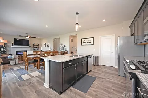 Kitchen - 5341 Valley View Dr, Morrow, OH 45152 photo 3 of 5