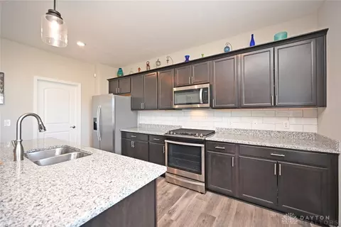 Kitchen - 5341 Valley View Dr, Morrow, OH 45152 photo 4 of 5