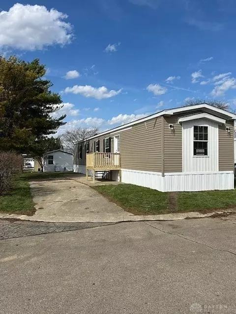 116 Solar Dr, Tipp City, OH 45371