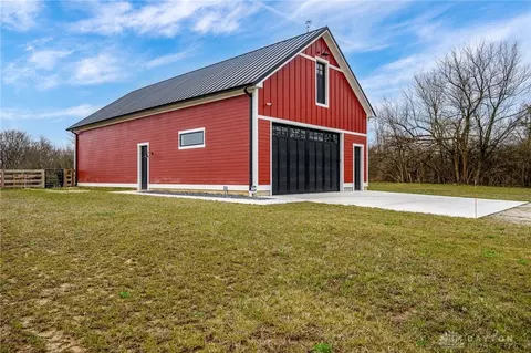 Exterior - 6800 Weidner Rd, Springboro, OH 45066 photo 2 of 27