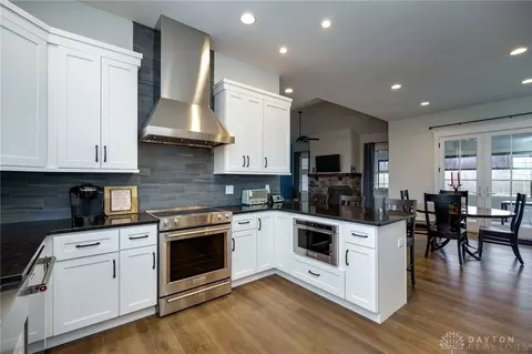 Kitchen - 6800 Weidner Rd, Springboro, OH 45066 photo 3 of 5