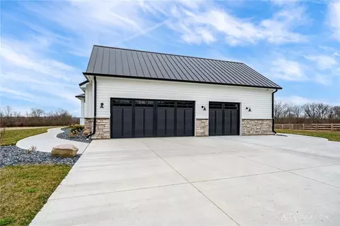 Exterior - 6800 Weidner Rd, Springboro, OH 45066 photo 14 of 27
