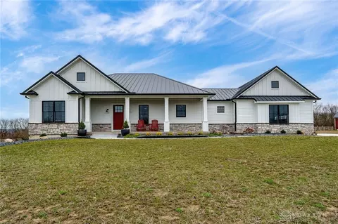 Exterior - 6800 Weidner Rd, Springboro, OH 45066 photo 3 of 27