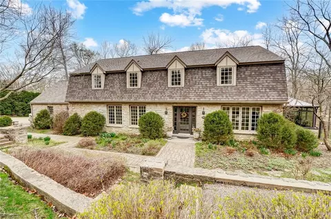 7815 Stonehouse Ct, Dayton, OH 45459