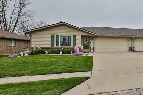 3545-3547 Pine Green Dr, Dayton, OH 45414