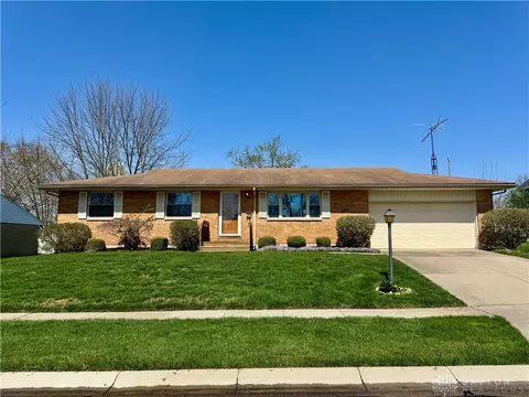 4655 Rathburn Dr, Englewood, OH 45322