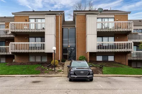 1120 Eagle Feather Cir, West Carrollton, OH 45449