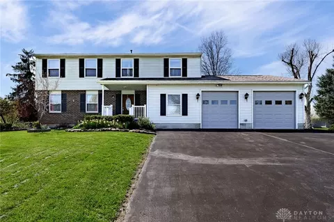 1401 Meadow Moor Dr, Dayton, OH 45434