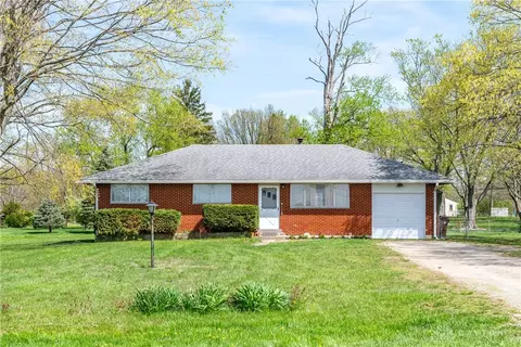 9915 Little Richmond Rd, Brookville, OH 45309