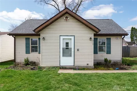 919 Alta Rd, Springfield, OH 45503