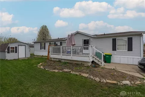 11142 Oakwood Vlg, Miamisburg, OH 45342