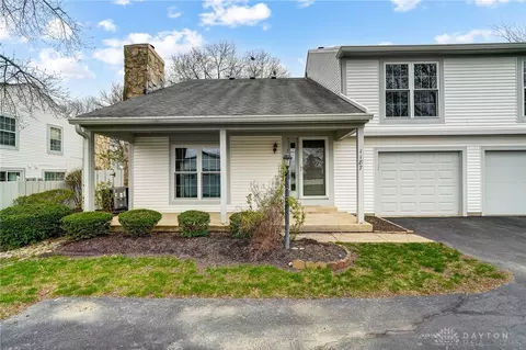 1187 Governors Square Dr, Washington Township, OH 45458