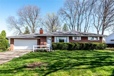 215 E Bryant Ave, Franklin, OH 45005