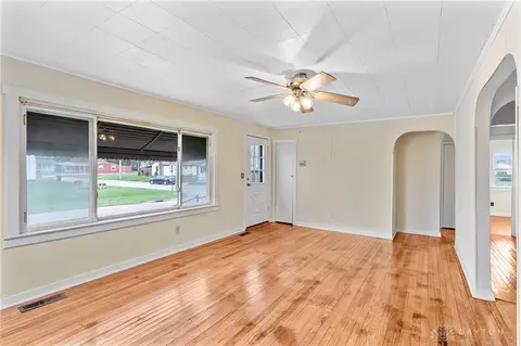 Living - 1120 Mccain Ave, Springfield, OH 45506 photo 3 of 4
