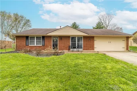 4455 Knob Hill Dr, Bellbrook, OH 45305