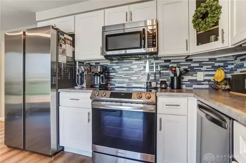 Kitchen - 1655 Titus Rd, Springfield, OH 45502 photo 5 of 6