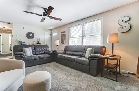 Living - 1655 Titus Rd, Springfield, OH 45502 photo 5 of 7