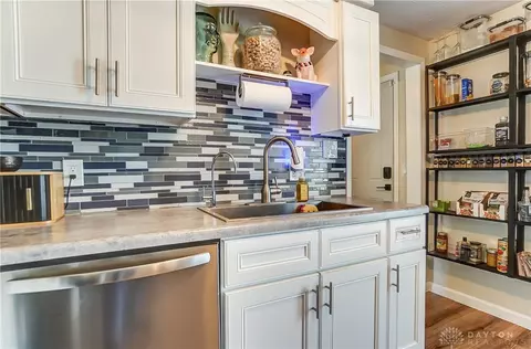 Kitchen - 1655 Titus Rd, Springfield, OH 45502 photo 3 of 6
