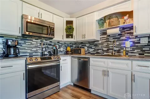 Kitchen - 1655 Titus Rd, Springfield, OH 45502 photo 2 of 6