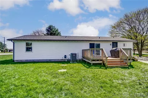 Exterior - 1655 Titus Rd, Springfield, OH 45502 photo 11 of 19