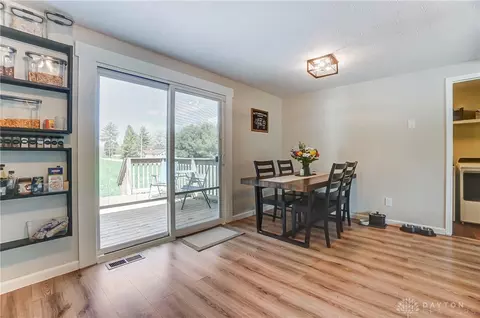 Dining - 1655 Titus Rd, Springfield, OH 45502 photo 2 of 4