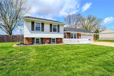 1201 Edgebrook Ave, New Carlisle, OH 45344