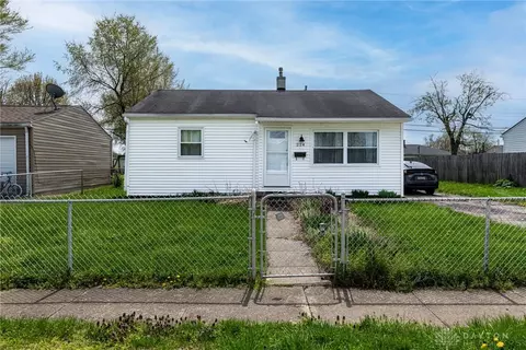224 Pat Ln, Fairborn, OH 45324