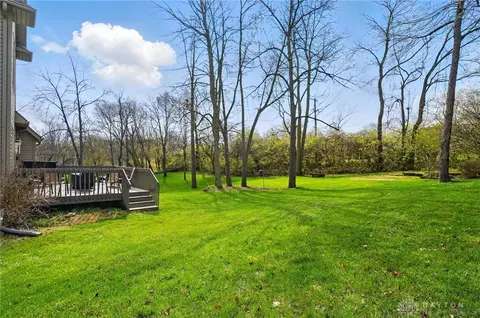 Exterior - 1305 Greenoak Ct, Springfield, OH 45503 photo 10 of 15