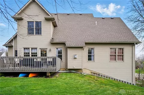 Exterior - 1305 Greenoak Ct, Springfield, OH 45503 photo 7 of 15