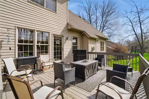 Exterior - 1305 Greenoak Ct, Springfield, OH 45503 photo 11 of 15