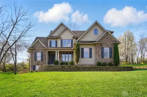 Exterior - 1305 Greenoak Ct, Springfield, OH 45503 photo 3 of 15