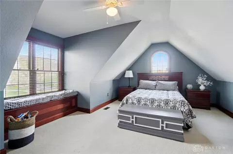 Bedroom - 1305 Greenoak Ct, Springfield, OH 45503 photo 7 of 12