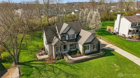 1305 Greenoak Ct, Springfield, OH 45503