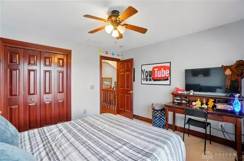 Bedroom - 1305 Greenoak Ct, Springfield, OH 45503 photo 10 of 12